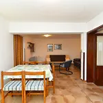 Apartment Elsa 534 Stinjan