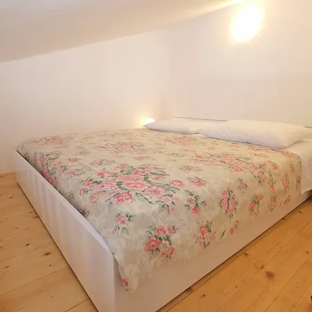 Apartment Elsa 534 Stinjan